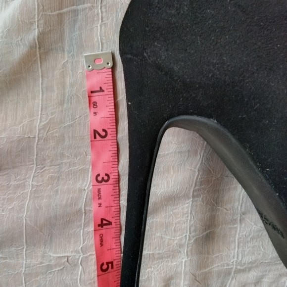 Black suede Rouge! peep toes ankle booties, size 6 1/2 - Picture 7 of 11